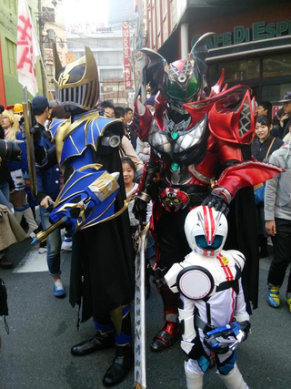 Illustration for article titled Cosplay Overruns the Streets of Osaka